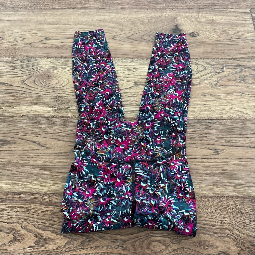 Lululemon Base Pace High-Rise Running Tight 25" Floral Electric Multi Legging